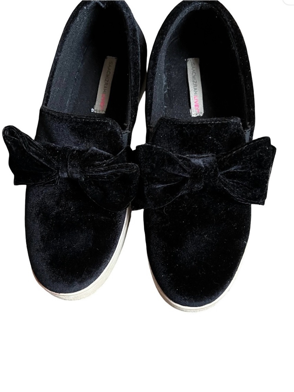 Isaac Mizrahi “imtoocute” Black Velvet Bow Slip On Sneakers size 6.5!